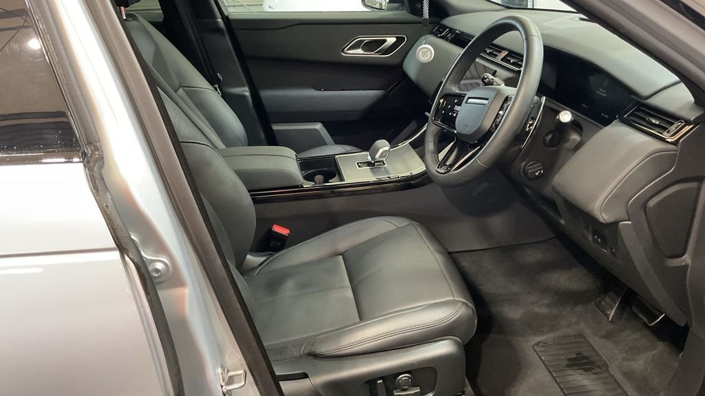 Used Land Rover Range Rover Velar 2023 for sale - 76691296: Photo 9