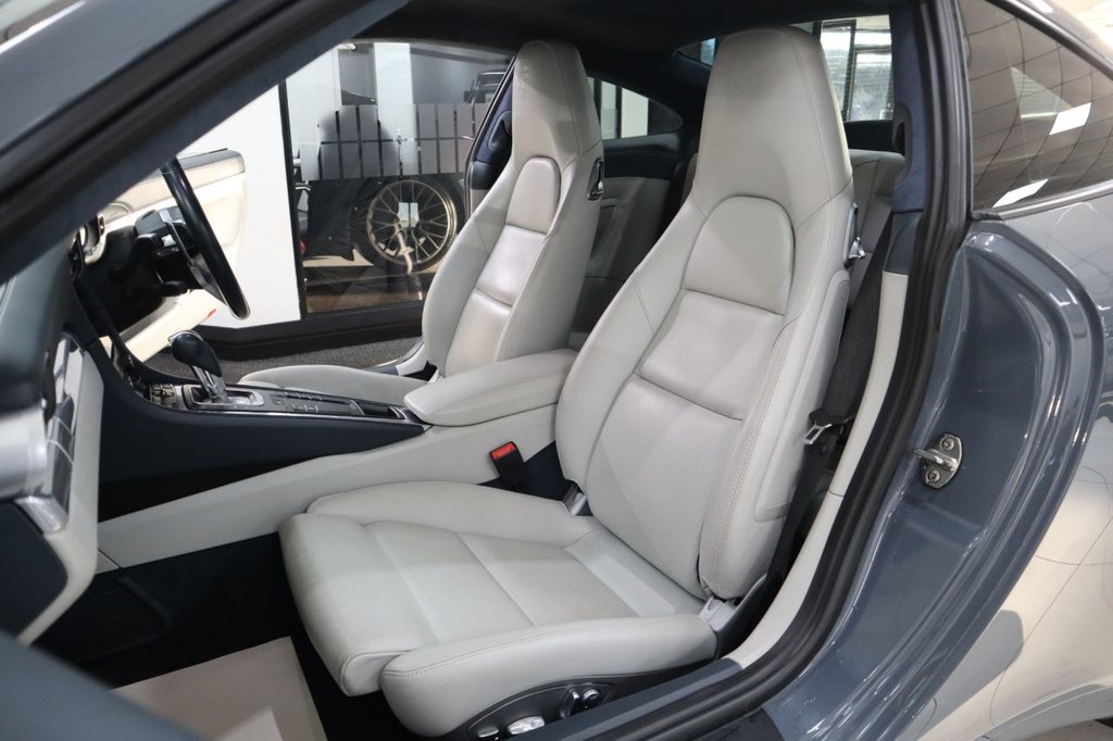 Used Porsche 911 2017 for sale - 76966296: Photo 19