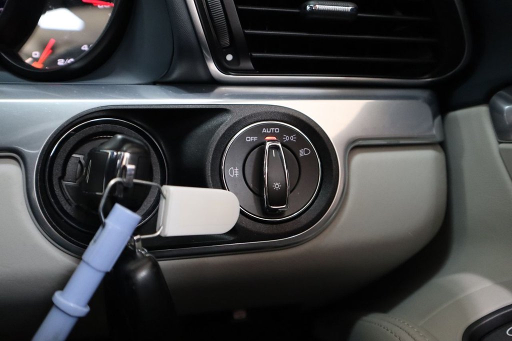 Used Porsche 911 2017 for sale - 76966296: Photo 24