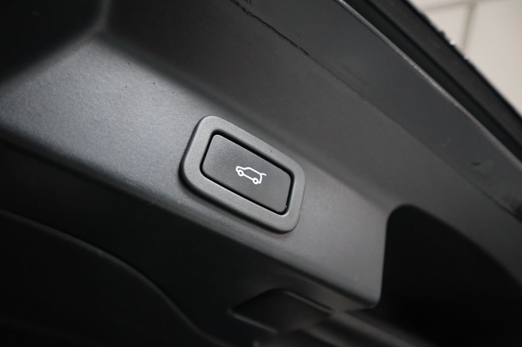 Used Jaguar F-Pace 2020 for sale - 76635480: Photo 11