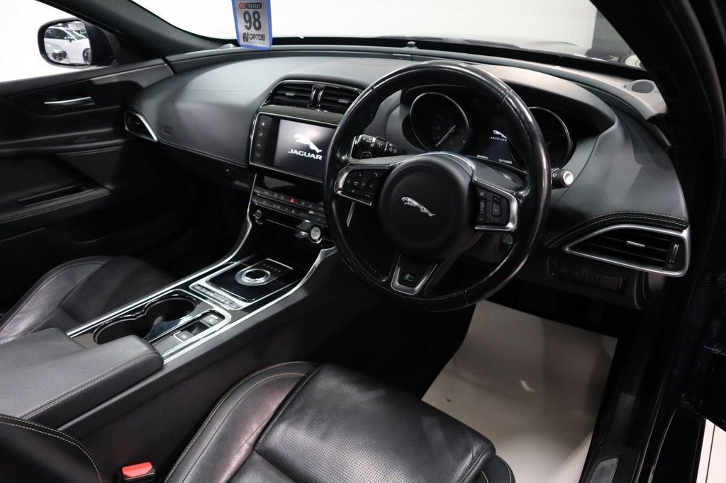 Used Jaguar XE 2016 for sale - 76563321: Photo 10