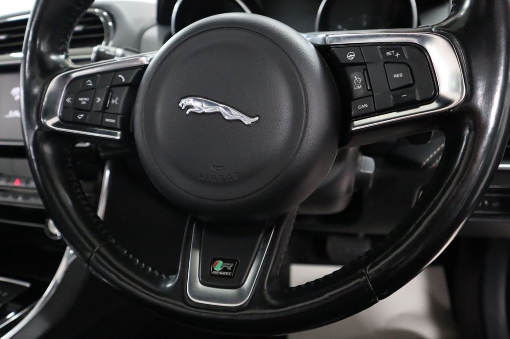 Used Jaguar XE 2016 for sale - 76563321: Photo 16