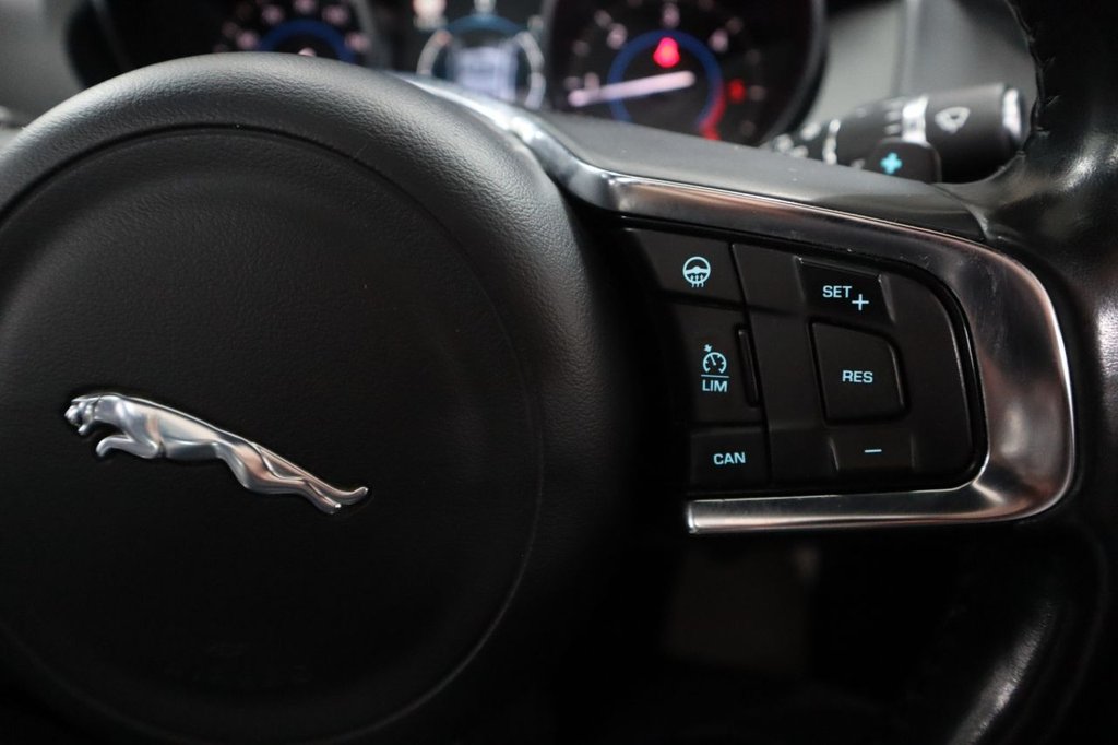 Used Jaguar XE 2016 for sale - 76563321: Photo 20