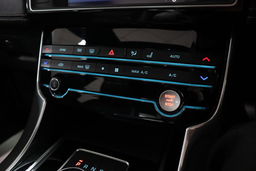 Used Jaguar XE 2016 for sale - 76563321: Photo 23