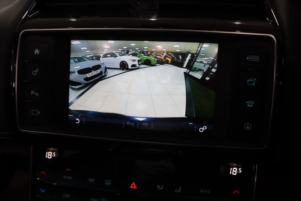 Used Jaguar XE 2016 for sale - 76563321: Photo 28