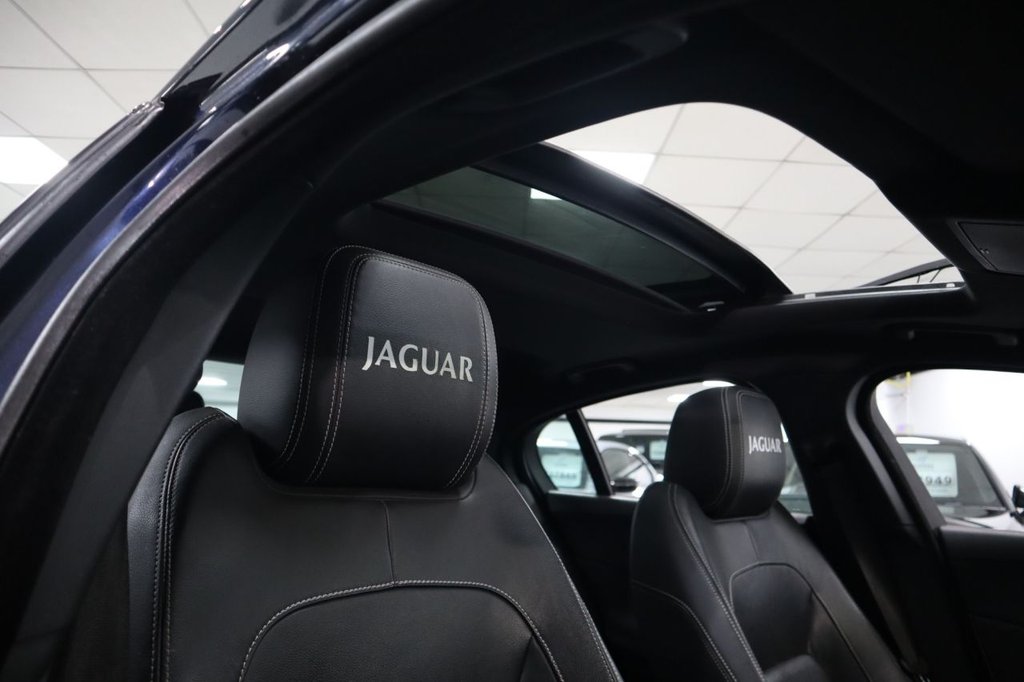 Used Jaguar XE 2016 for sale - 76563321: Photo 4