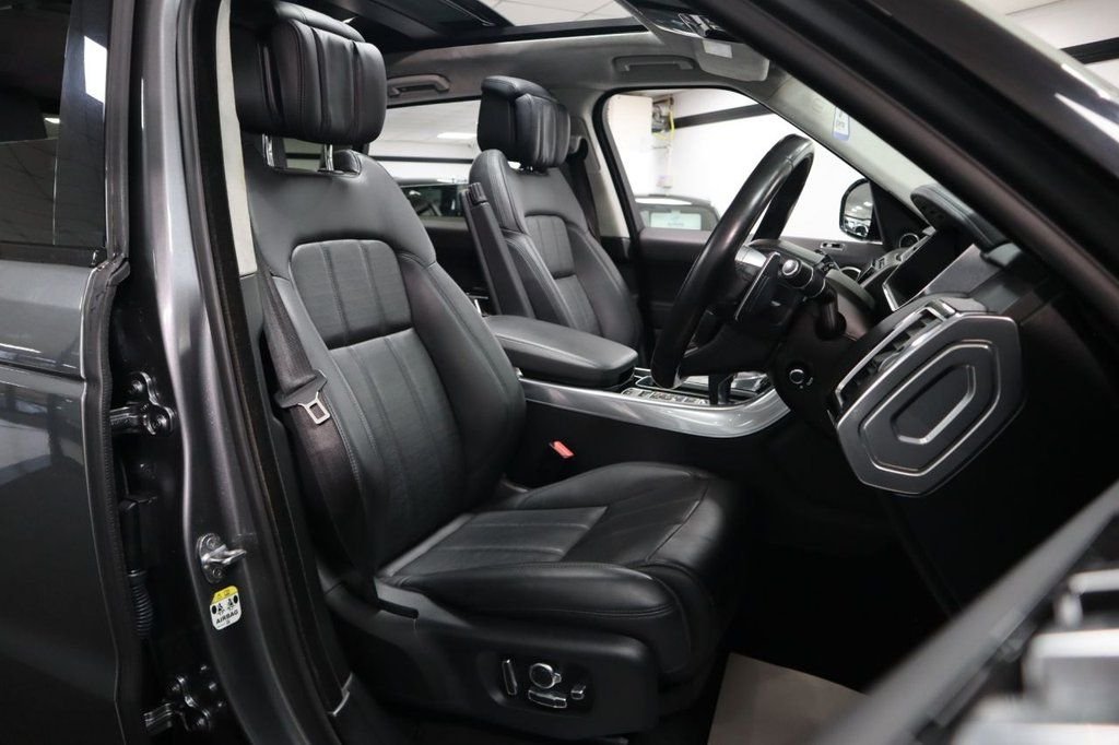 Used Land Rover Range Rover Sport 2018 for sale - 76535805: Photo 11