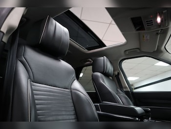 Used Land Rover Discovery 2017 for sale - 75947904: Photo