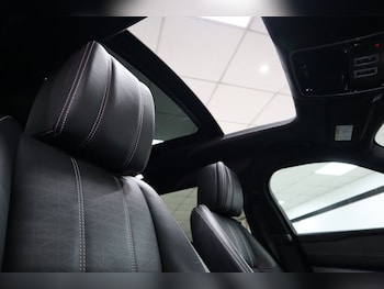 Used Land Rover Range Rover Velar 2018 for sale - 75798757: Photo