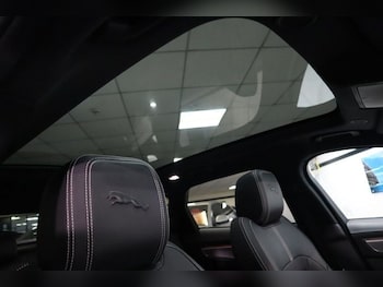 Used Jaguar F-Pace 2022 for sale - 76784150: Photo