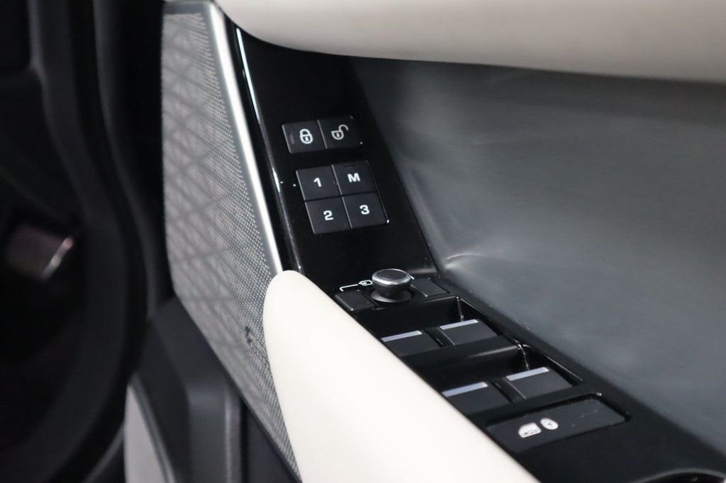 Used Land Rover Range Rover Velar 2018 for sale - 76396148: Photo 15