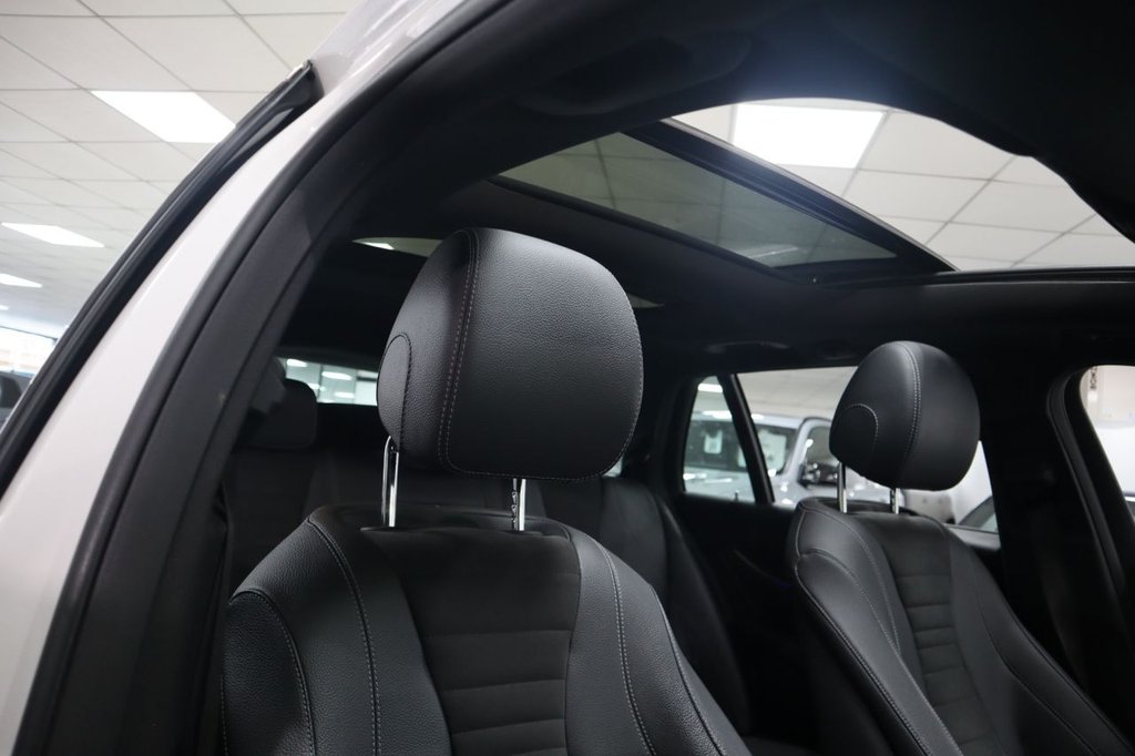 Used Mercedes-Benz E Class 2018 for sale - 77680782: Photo 4