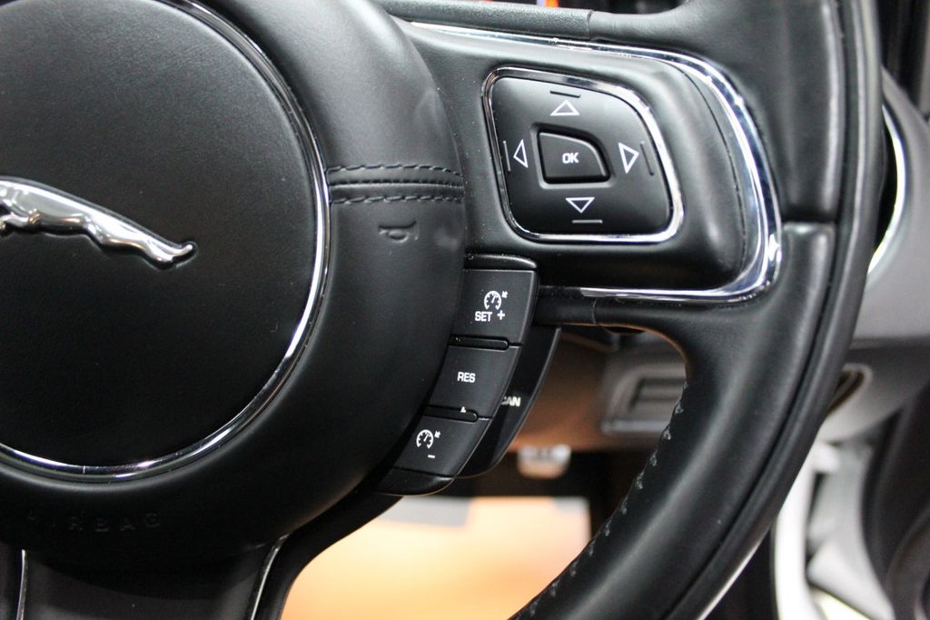 Used Jaguar XJ 2018 for sale - 77200201: Photo 26