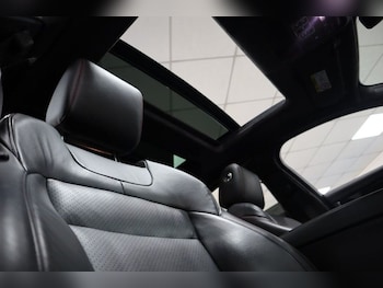 Used Jaguar XJ 2018 for sale - 77200201: Photo