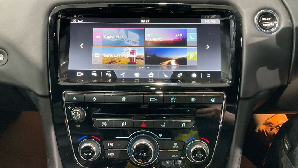 Used Jaguar XJ 2018 for sale - 77200201: Photo 4