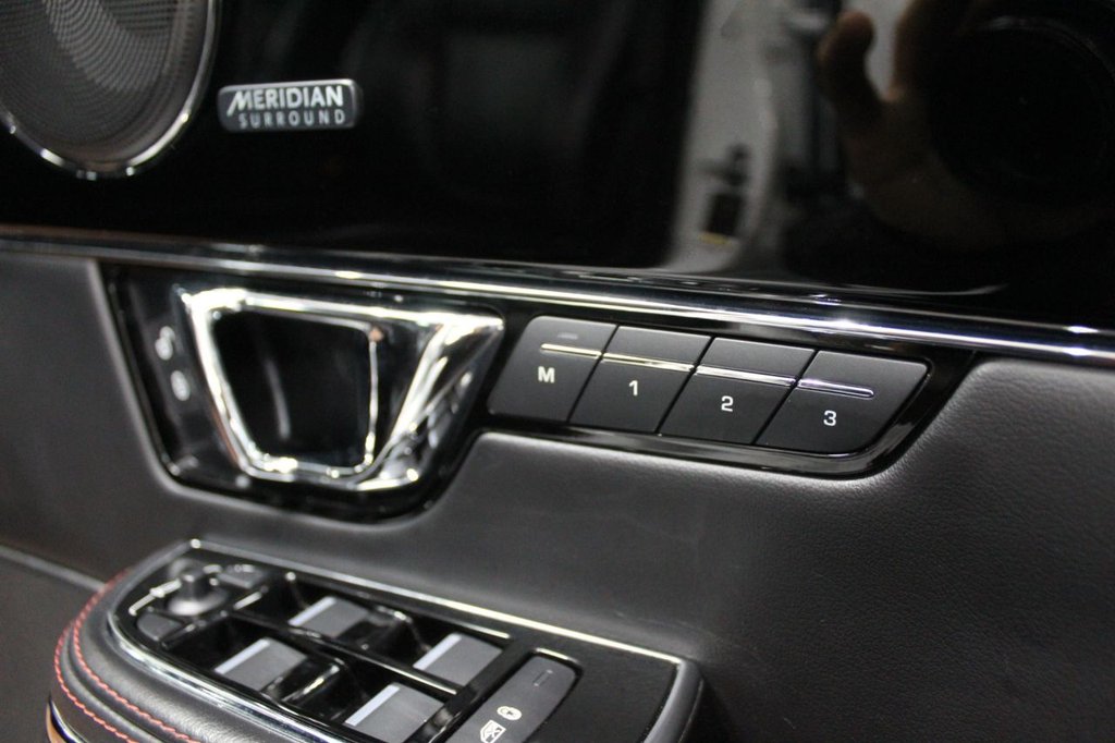 Used Jaguar XJ 2018 for sale - 77200201: Photo 8
