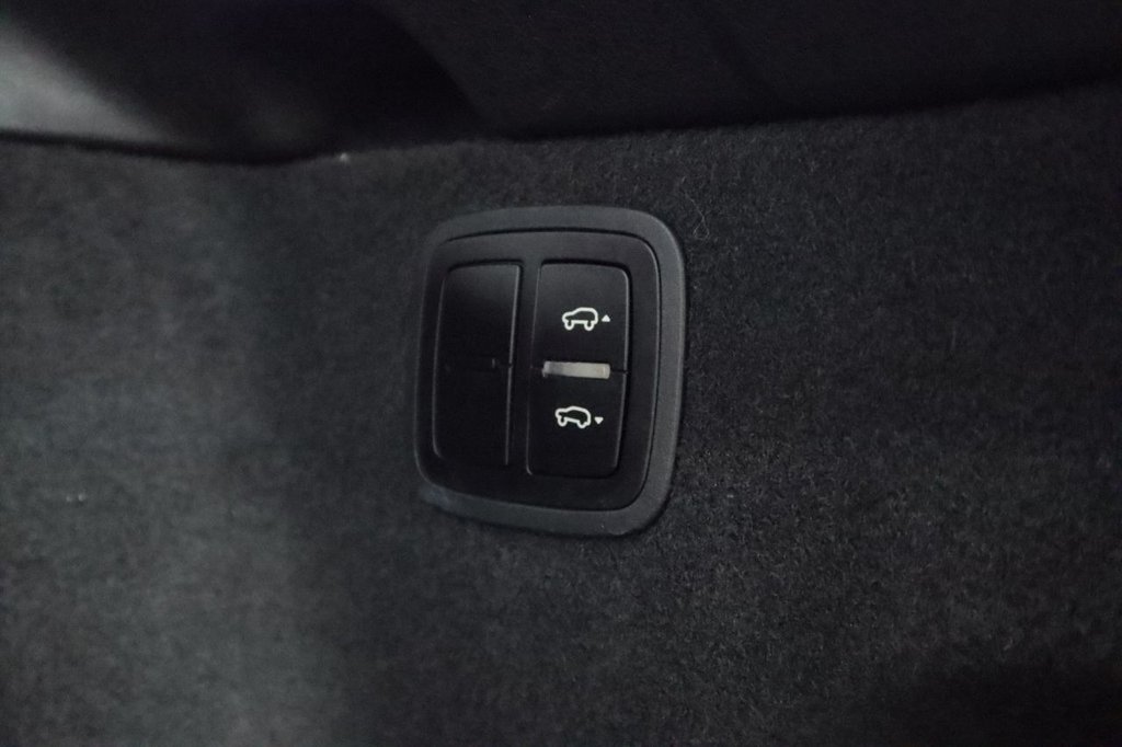 Used Porsche Macan 2021 for sale - 76056985: Photo 19