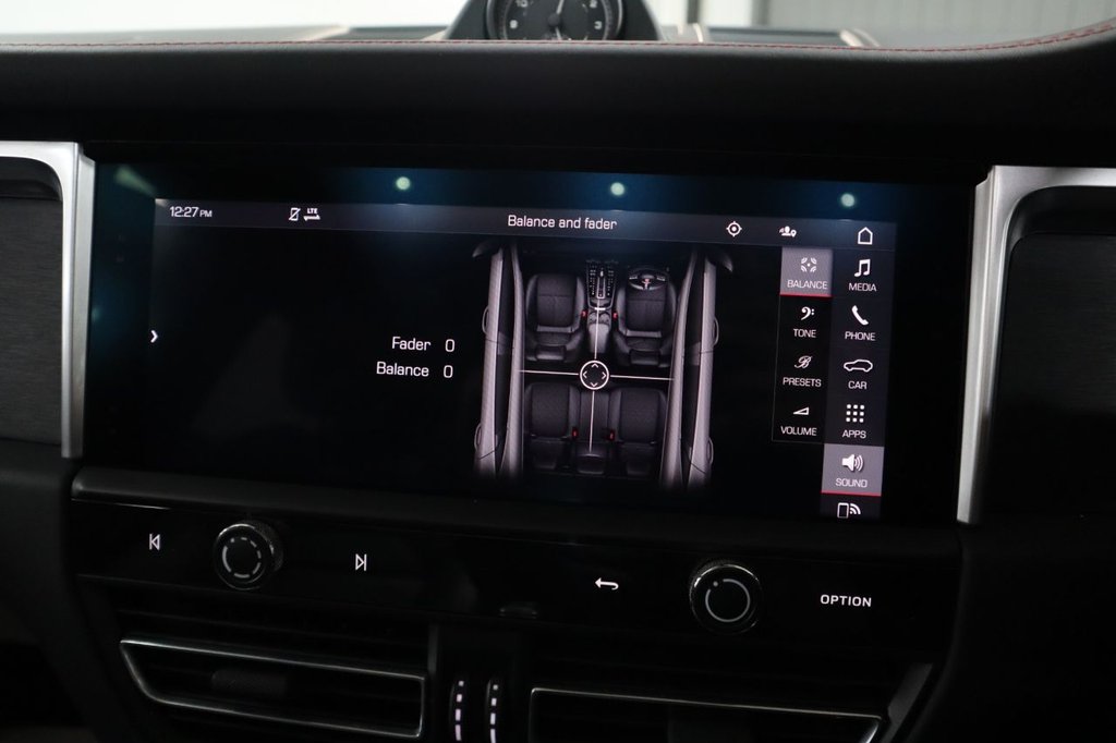 Used Porsche Macan 2021 for sale - 76056985: Photo 36