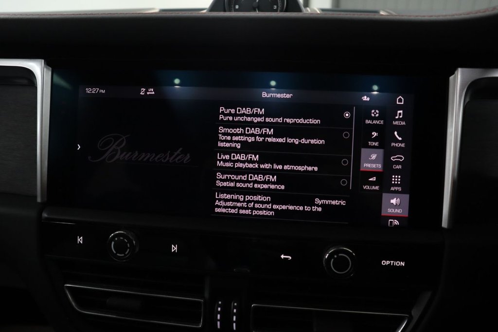 Used Porsche Macan 2021 for sale - 76056985: Photo 37