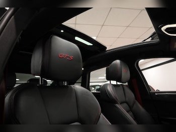 Used Porsche Macan 2021 for sale - 76056985: Photo 3
