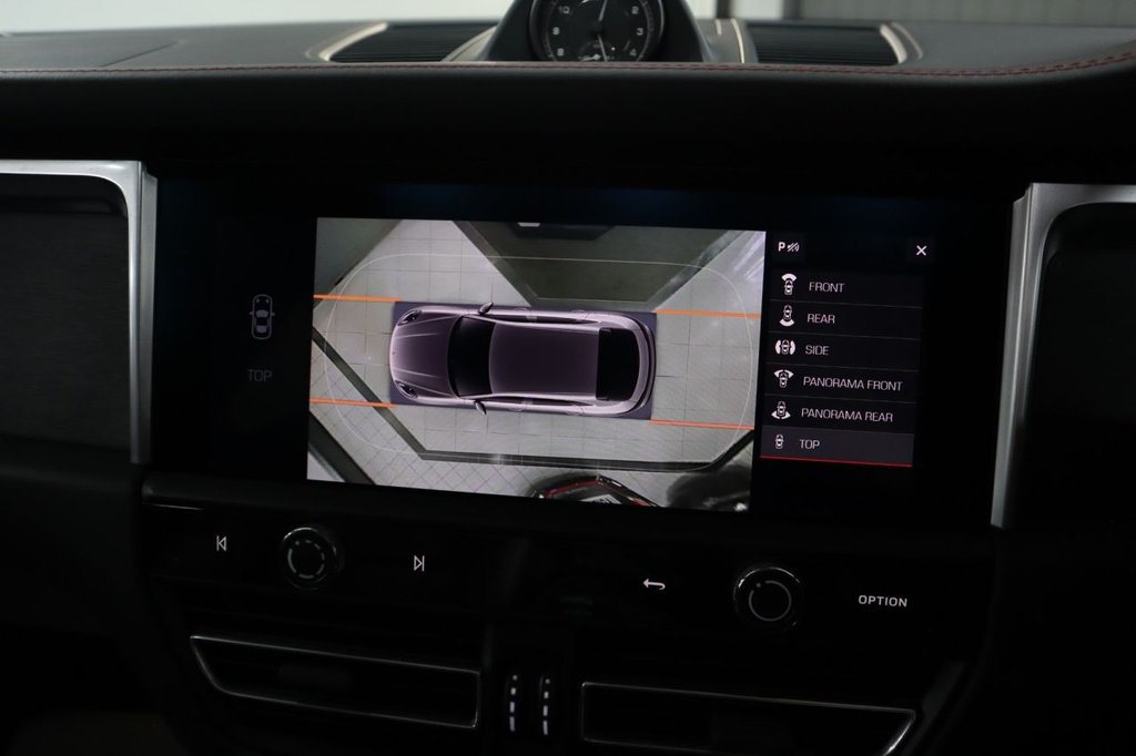 Used Porsche Macan 2021 for sale - 76056985: Photo 4