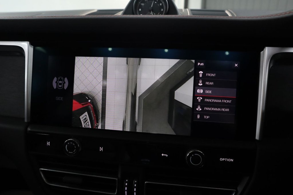 Used Porsche Macan 2021 for sale - 76056985: Photo 41