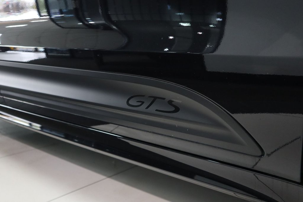 Used Porsche Macan 2021 for sale - 76056985: Photo 50