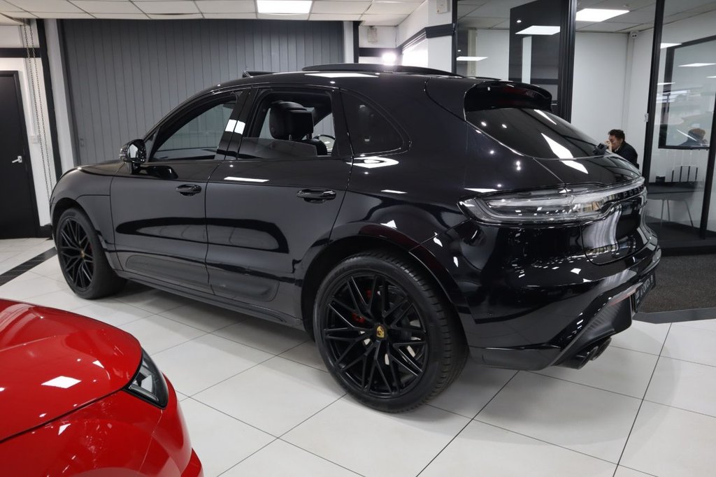 Used Porsche Macan 2021 for sale - 76056985: Photo 6