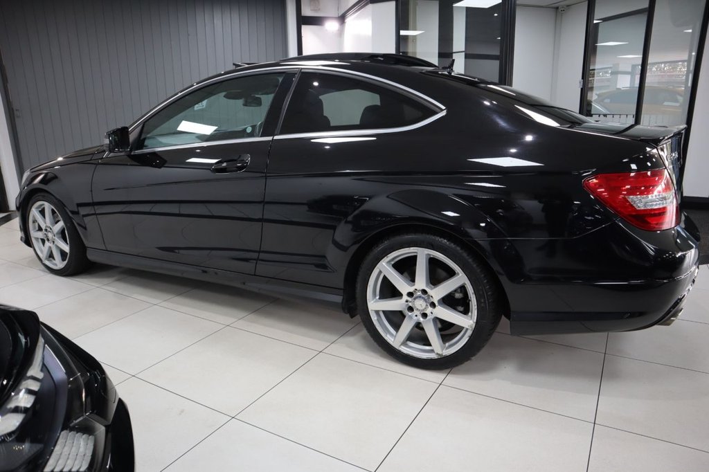 Used Mercedes-Benz C Class 2015 for sale - 76303678: Photo 5