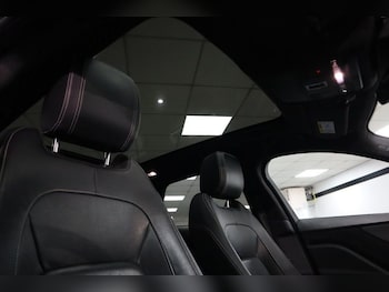 Used Jaguar F-Pace 2020 for sale - 76539668: Photo