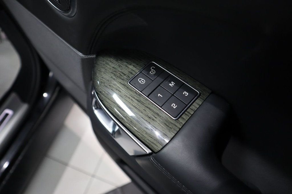 Used Land Rover Range Rover Sport 2018 for sale - 76470393: Photo 16