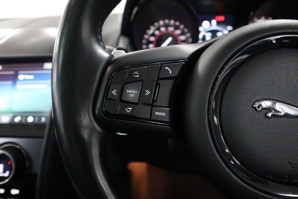 Used Jaguar F-Type 2018 for sale - 77133636: Photo 17