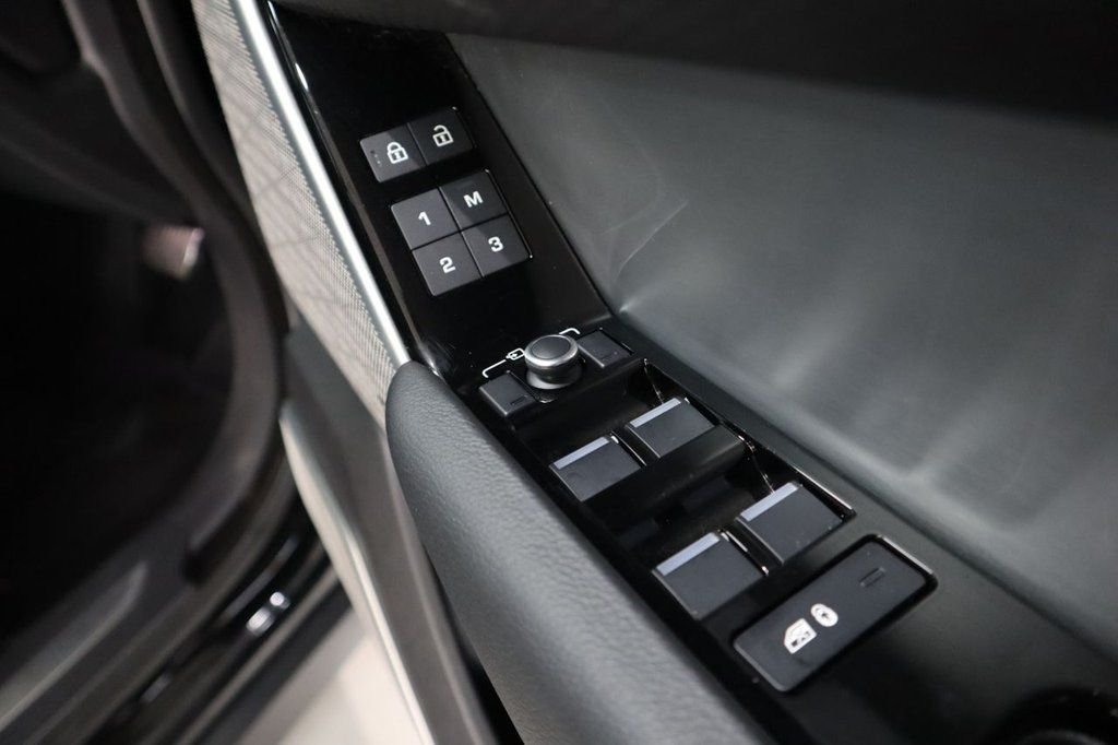 Used Land Rover Range Rover Velar 2022 for sale - 76635483: Photo 13