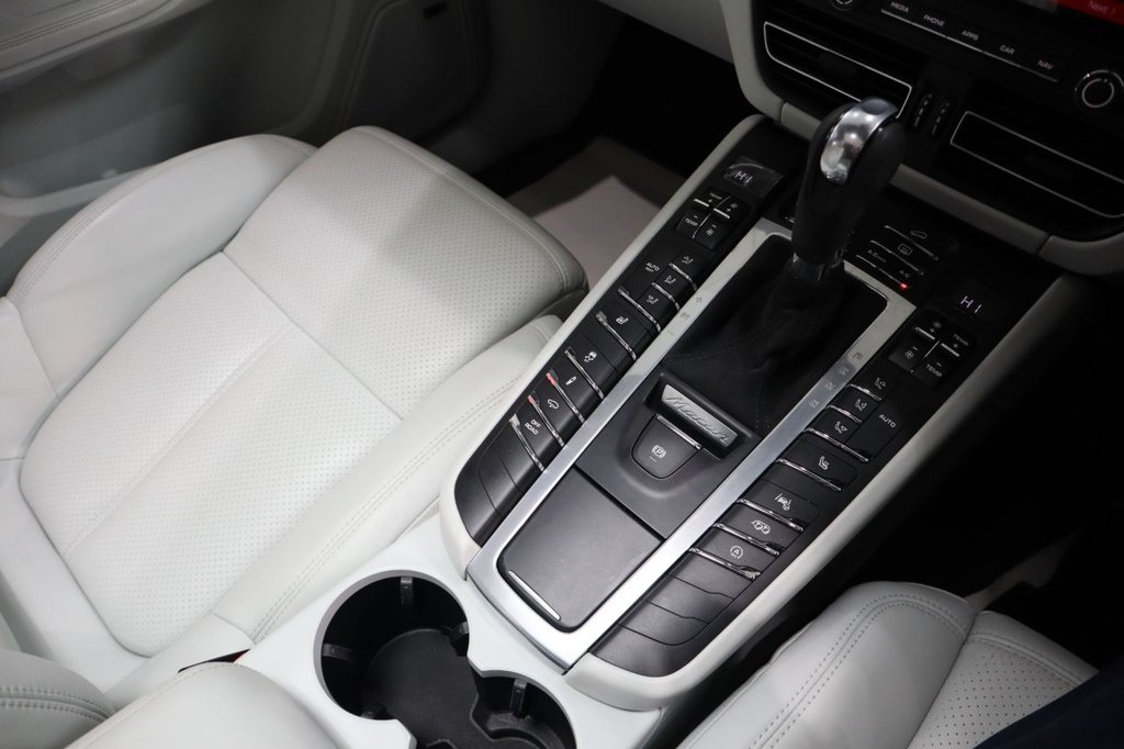 Used Porsche Macan 2019 for sale - 76454751: Photo 43