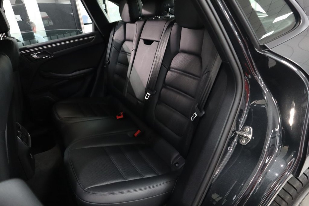 Used Porsche Macan 2021 for sale - 75998101: Photo 24