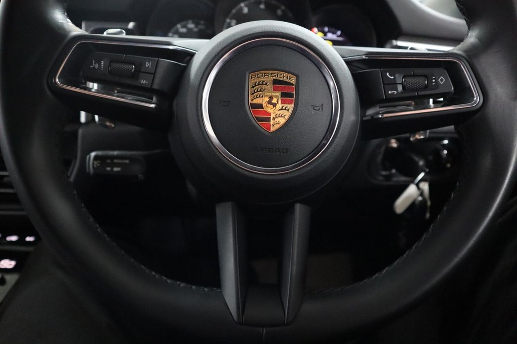 Used Porsche Macan 2021 for sale - 75998101: Photo 26