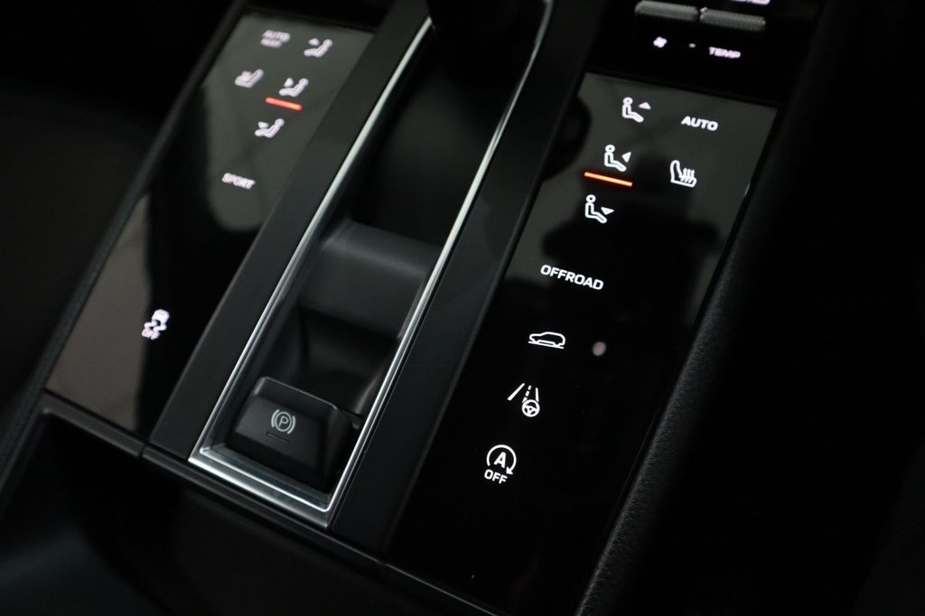 Used Porsche Macan 2021 for sale - 75998101: Photo 28