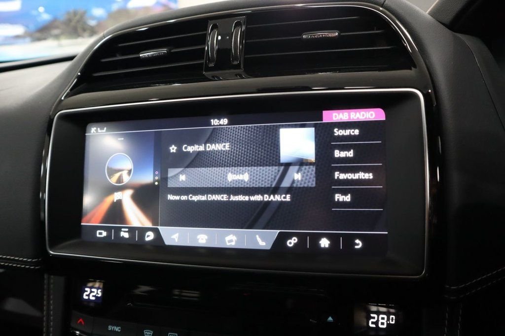 Used Jaguar F-Pace 2018 for sale - 76768659: Photo 11