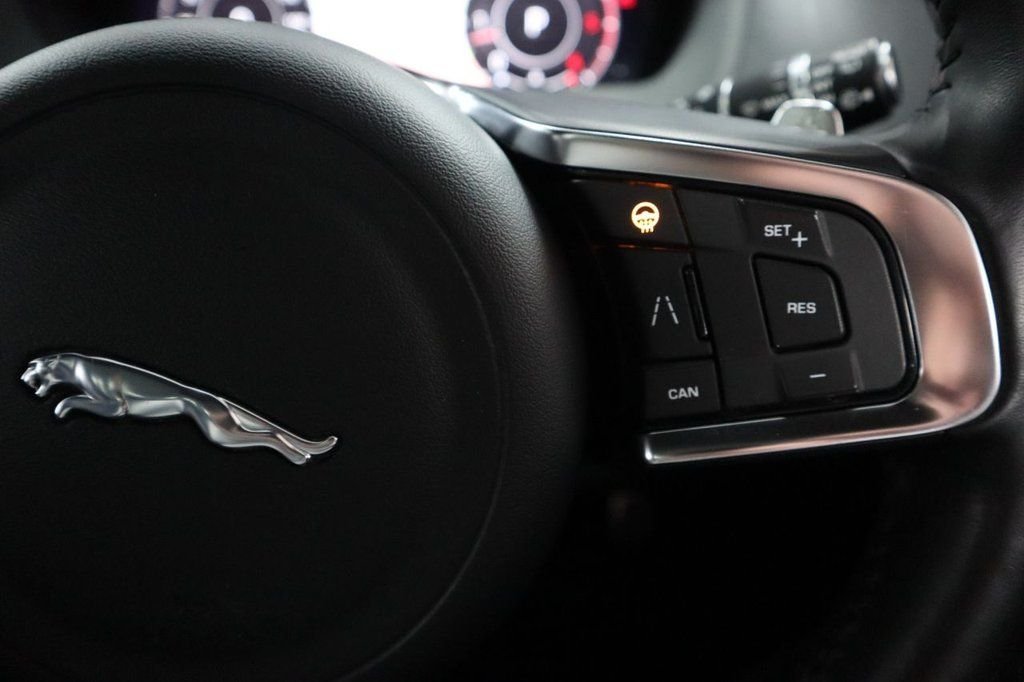 Used Jaguar F-Pace 2018 for sale - 76768659: Photo 23