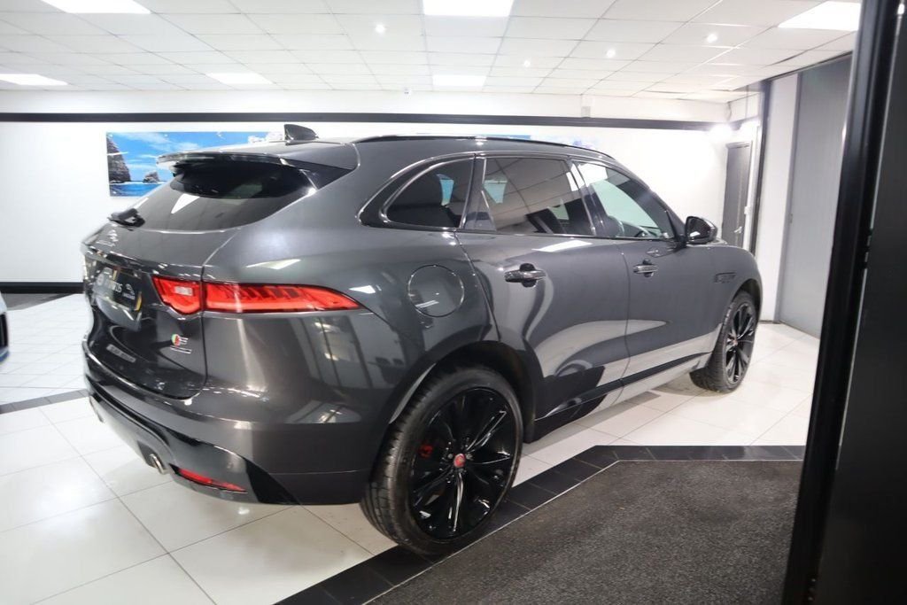 Used Jaguar F-Pace 2018 for sale - 76768659: Photo 7