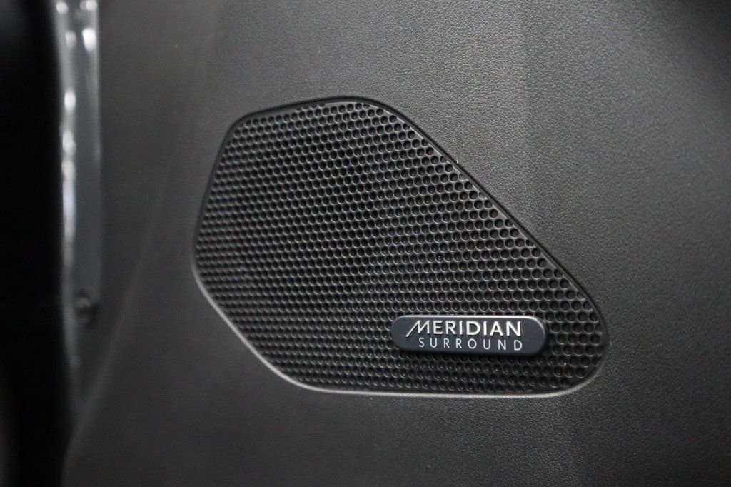 Used Jaguar F-Pace 2018 for sale - 76768659: Photo 8