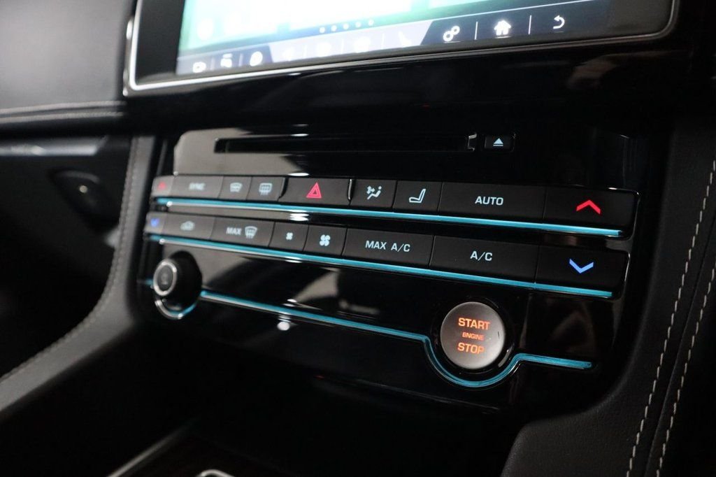 Used Jaguar F-Pace 2018 for sale - 76768659: Photo 9