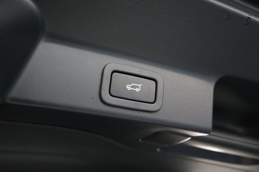 Used Jaguar F-Pace 2021 for sale - 75923902: Photo 16