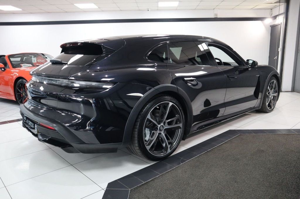 Used Porsche Taycan 2023 for sale - 76417329: Photo 11