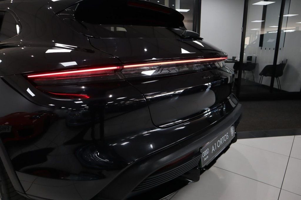 Used Porsche Taycan 2023 for sale - 76417329: Photo 14