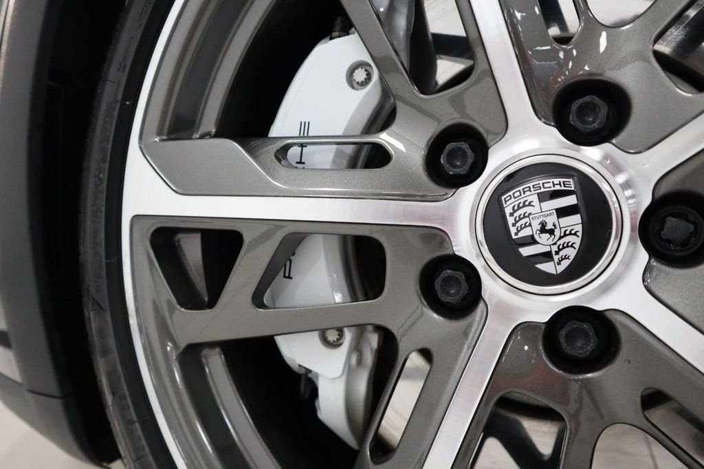 Used Porsche Taycan 2023 for sale - 76417329: Photo 7