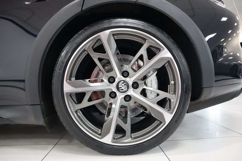 Used Porsche Taycan 2023 for sale - 76417329: Photo 9