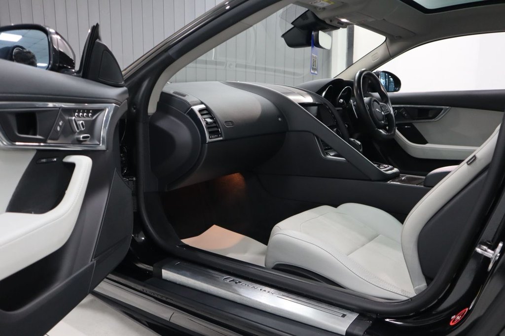 Used Jaguar F-Type 2019 for sale - 76223874: Photo 23