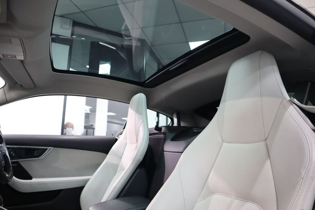 Used Jaguar F-Type 2019 for sale - 76223874: Photo 26