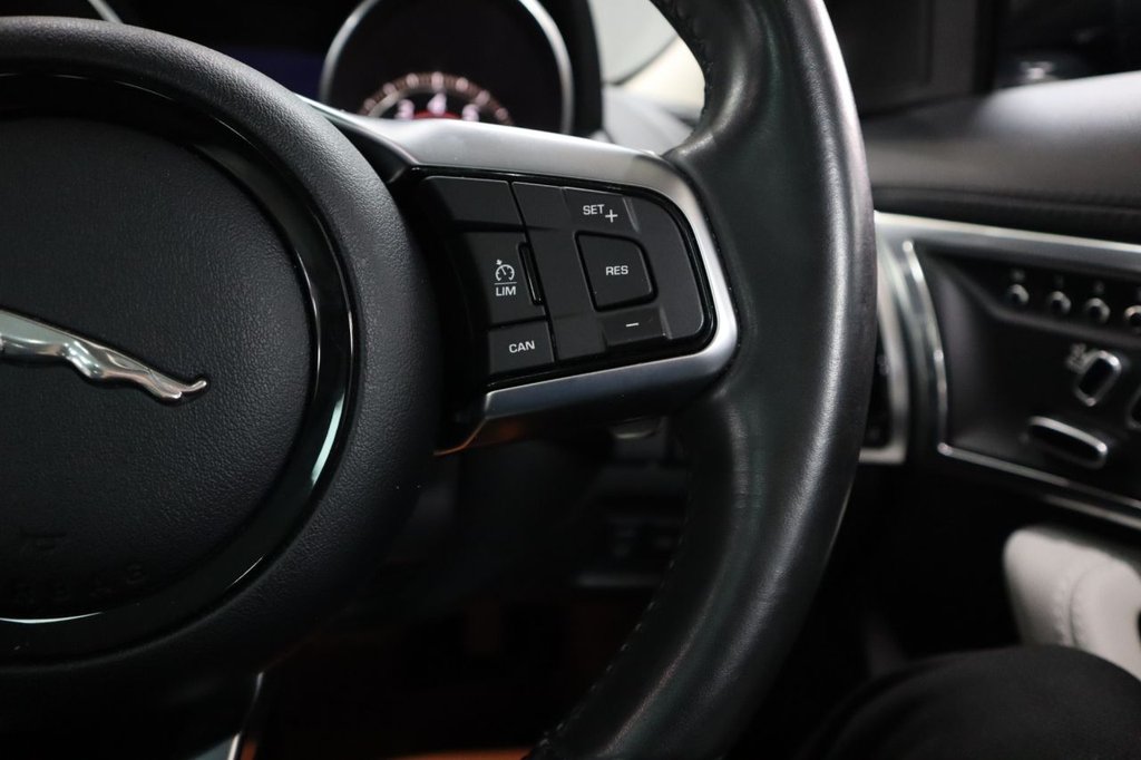 Used Jaguar F-Type 2019 for sale - 76223874: Photo 28